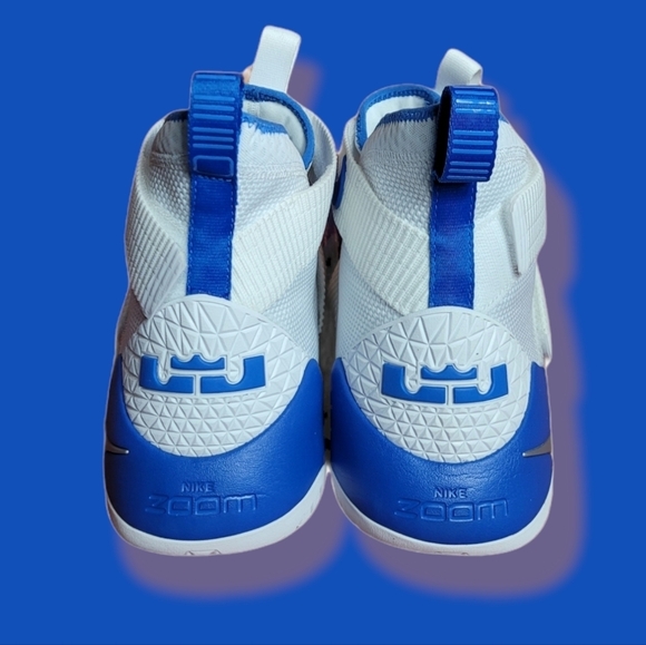 Nike LeBron Soldier XI size 17.5 - Picture 4 of 6
